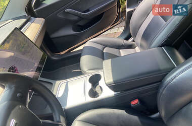 Седан Tesla Model 3 2019 в 