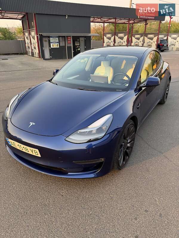 Седан Tesla Model 3 2021 в Кривом Роге