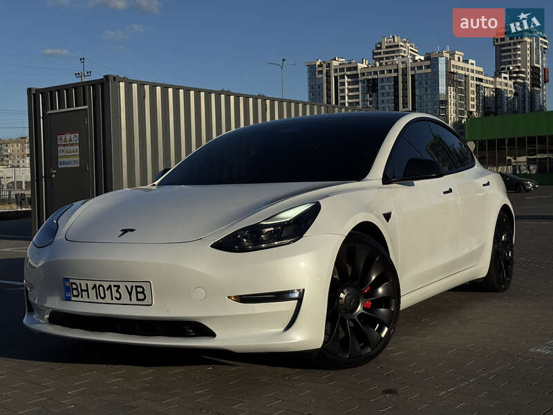 Седан Tesla Model 3 2021 в Одессе