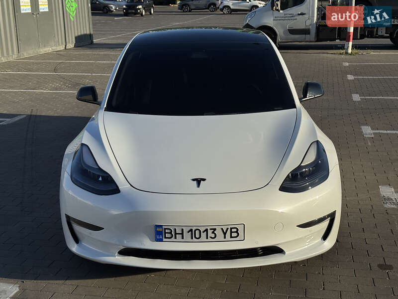 Седан Tesla Model 3 2021 в Одессе
