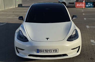 Седан Tesla Model 3 2021 в 