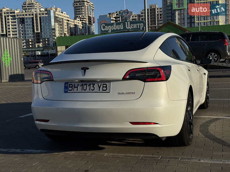 Седан Tesla Model 3 2021 в Одессе