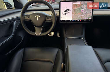 Седан Tesla Model 3 2021 в 