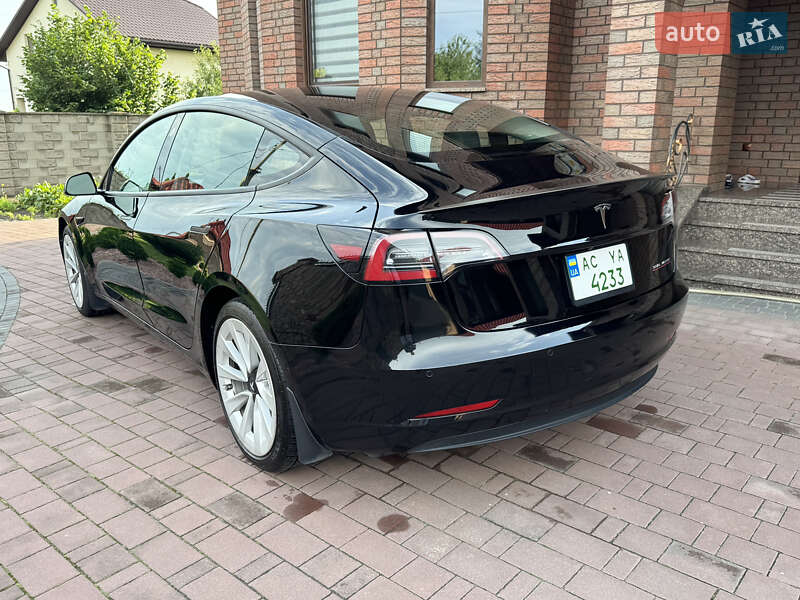 Седан Tesla Model 3 2022 в Луцке