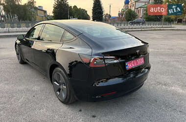 Седан Tesla Model 3 2023 в 