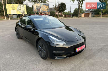 Седан Tesla Model 3 2023 в 