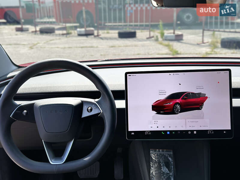 Седан Tesla Model 3 2024 в Харькове