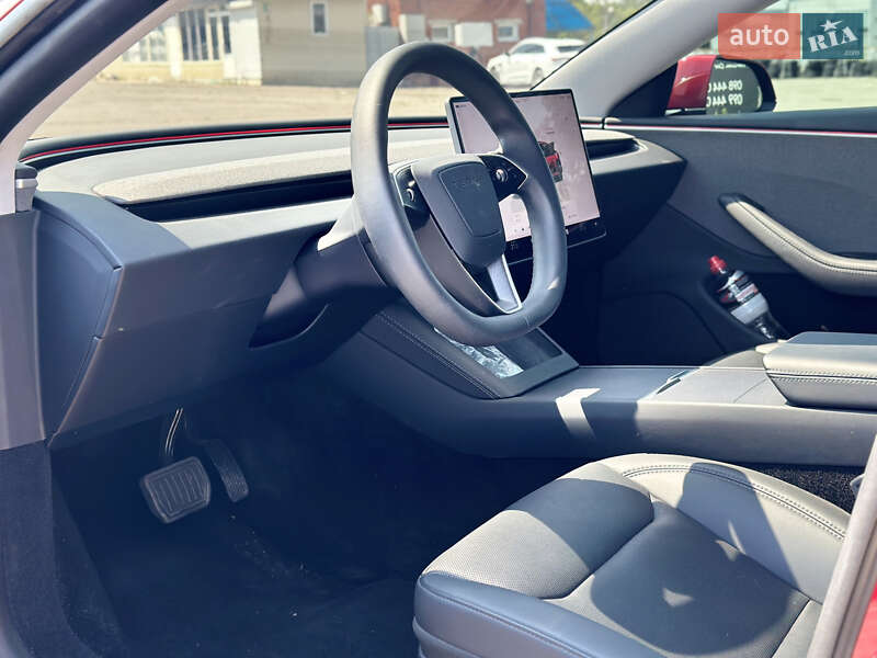 Седан Tesla Model 3 2024 в Харькове