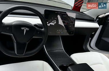 Седан Tesla Model 3 2019 в 