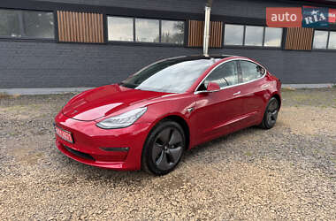 Седан Tesla Model 3 2018 в Луцке