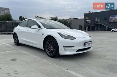 Седан Tesla Model 3 2019 в 