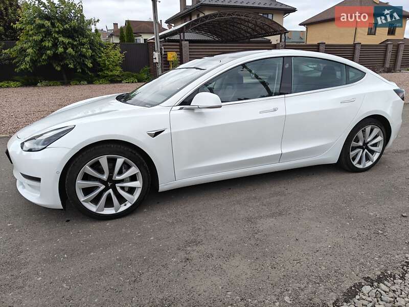 Седан Tesla Model 3 2019 в Броварах
