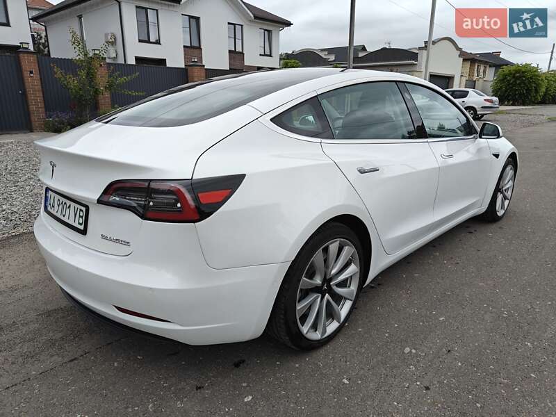 Седан Tesla Model 3 2019 в Броварах
