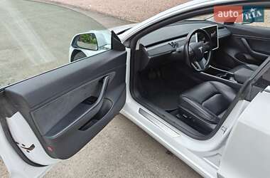 Седан Tesla Model 3 2019 в Броварах