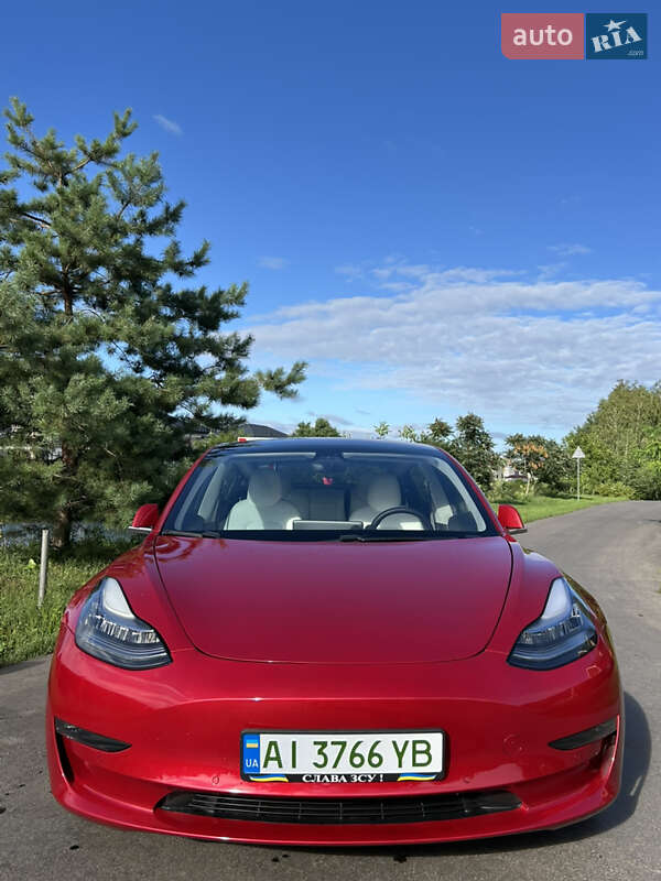Седан Tesla Model 3 2018 в Киеве