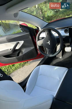 Седан Tesla Model 3 2018 в 