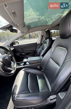 Седан Tesla Model 3 2019 в 