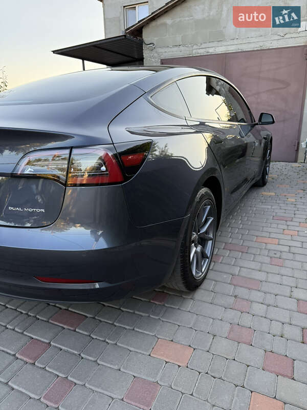 Седан Tesla Model 3 2021 в Одесі