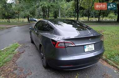 Седан Tesla Model 3 2023 в 