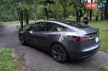 Седан Tesla Model 3 2023 в 