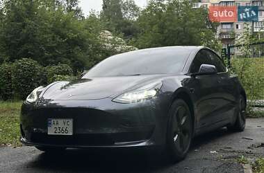 Седан Tesla Model 3 2023 в 