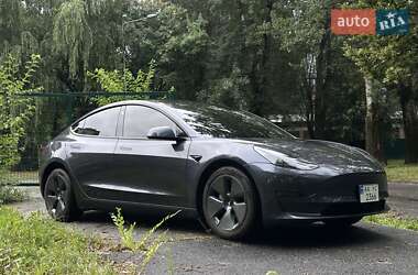 Седан Tesla Model 3 2023 в 
