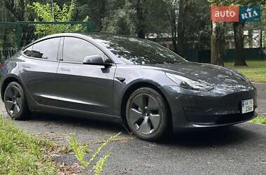 Седан Tesla Model 3 2023 в 
