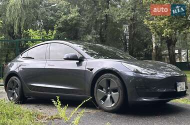 Седан Tesla Model 3 2023 в 