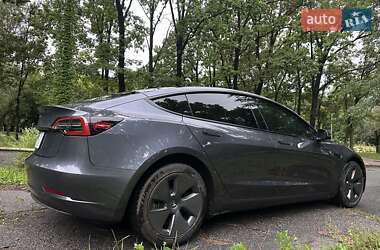 Седан Tesla Model 3 2023 в 
