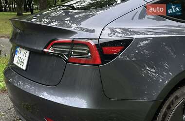 Седан Tesla Model 3 2023 в 