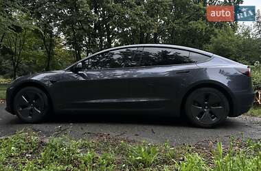 Седан Tesla Model 3 2023 в 