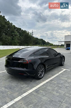 Седан Tesla Model 3 2022 в 
