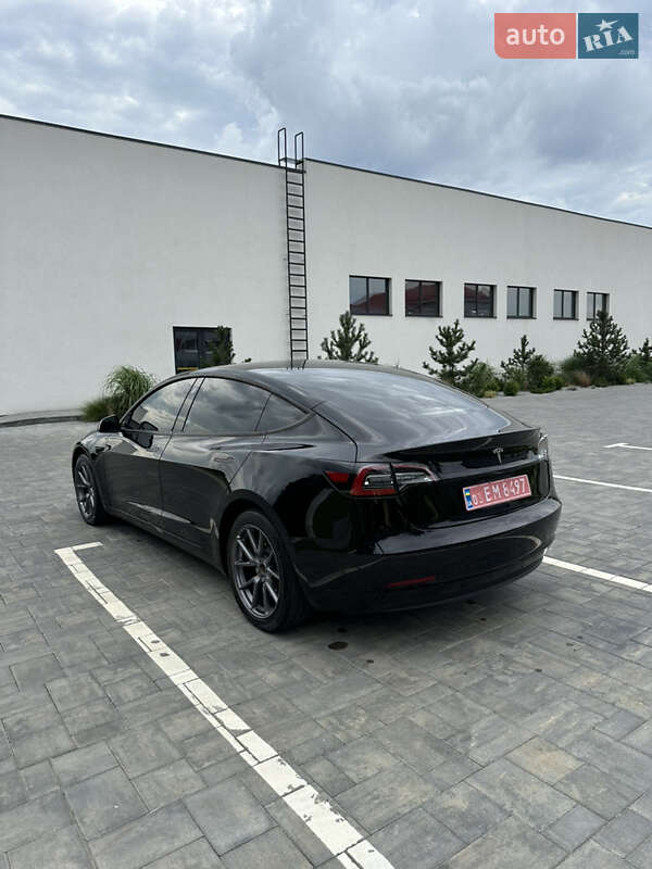 Седан Tesla Model 3 2022 в Луцьку