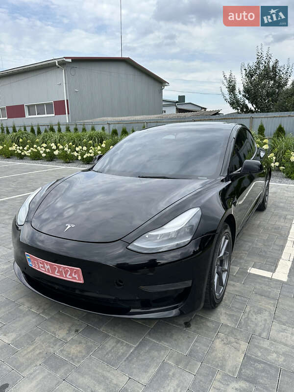 Седан Tesla Model 3 2022 в Луцьку