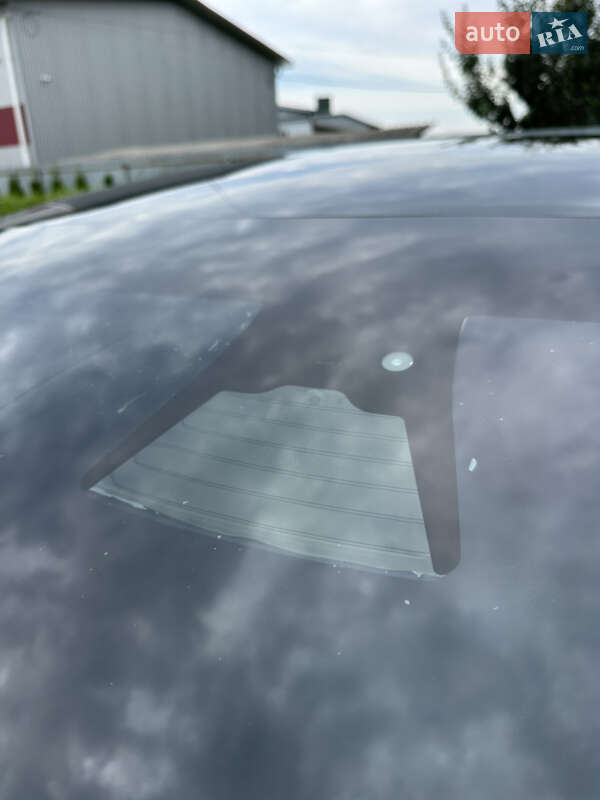 Седан Tesla Model 3 2022 в Луцьку