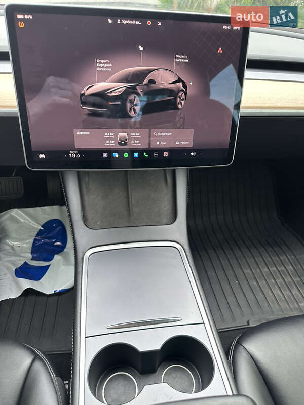 Седан Tesla Model 3 2022 в Луцьку