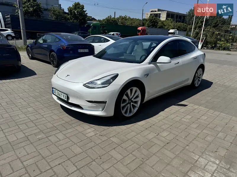 Tesla Model 3 2019
