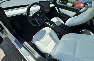 Седан Tesla Model 3 2019 в 