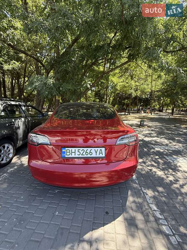 Седан Tesla Model 3 2019 в Одесі