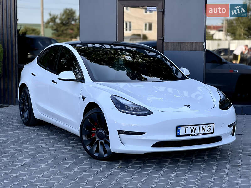 Седан Tesla Model 3 2022 в Одессе