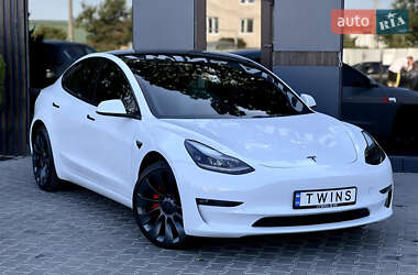 Седан Tesla Model 3 2022 в 