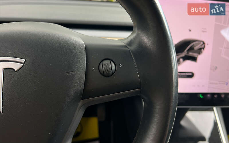Седан Tesla Model 3 2018 в Львове