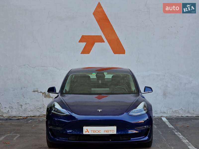 Седан Tesla Model 3 2018 в Одесі