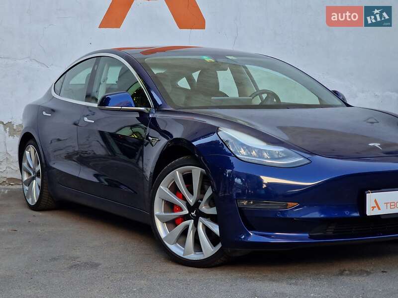 Седан Tesla Model 3 2018 в Одесі