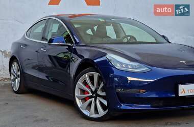 Седан Tesla Model 3 2018 в 