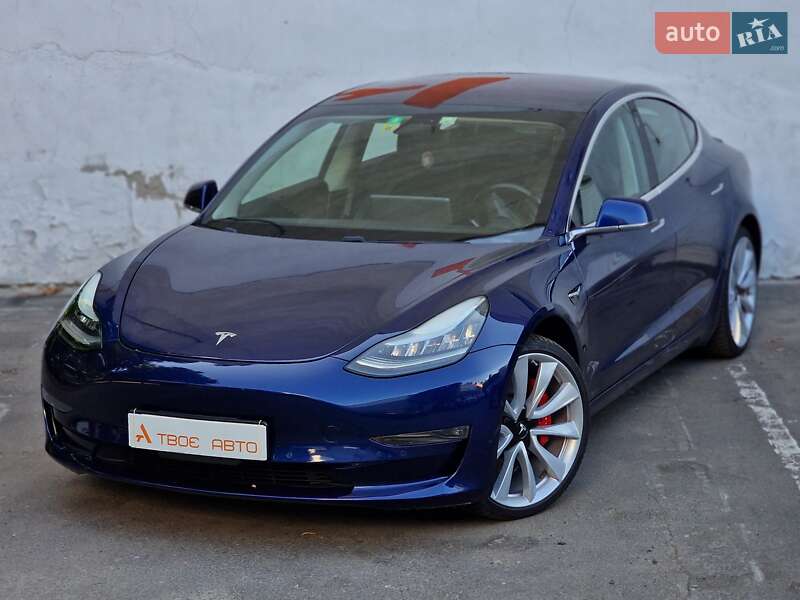 Седан Tesla Model 3 2018 в Одесі