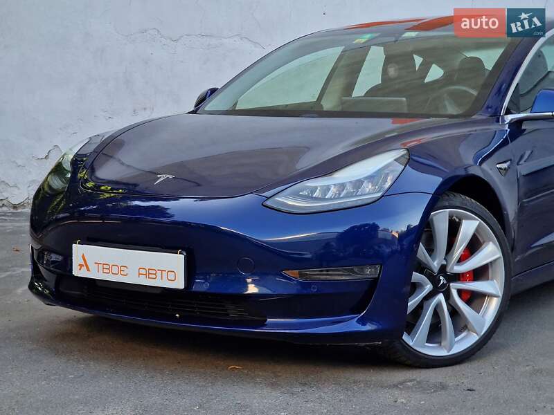 Седан Tesla Model 3 2018 в Одесі