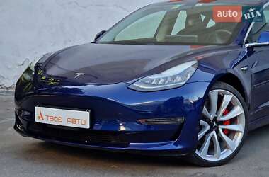 Седан Tesla Model 3 2018 в 