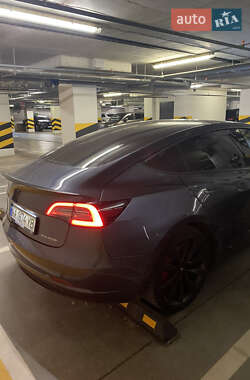 Седан Tesla Model 3 2019 в 