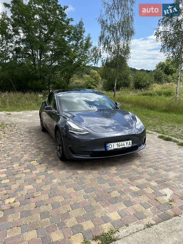 Седан Tesla Model 3 2019 в Ивано-Франковске